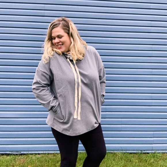 NWT Cozy Sweatshirt Polka Dot Cowl Neck Pockets - Picture 4 of 8